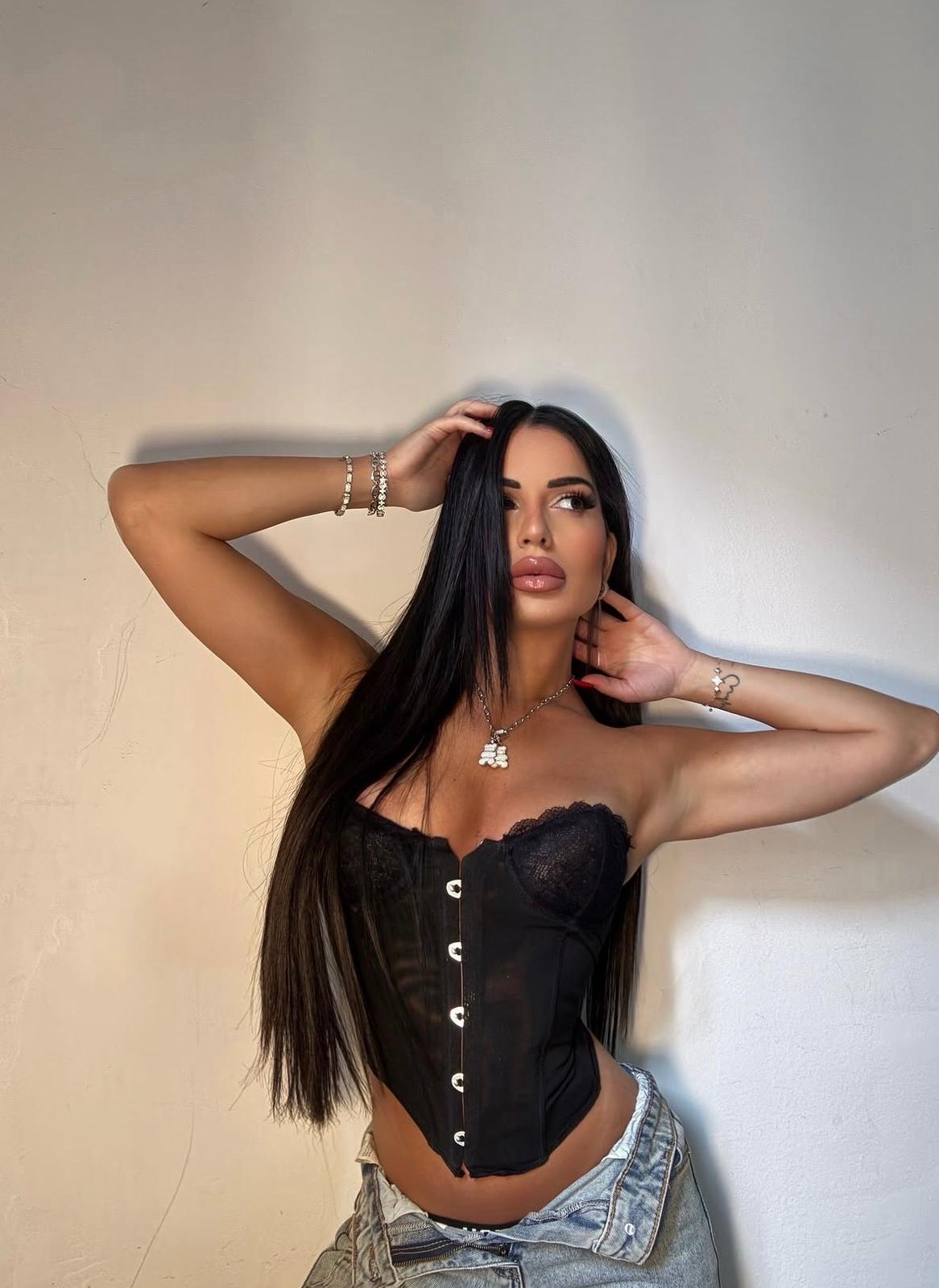 בת 27 ספרדיה תיירת חטובה – חיפה